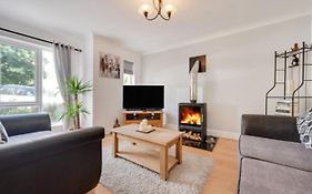 3 Bed Holiday Home In Llandeilo With Log Burner